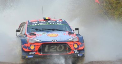 Neuville (Hyundai), continúa liderando el Rally de la Argentina. Tänak, lo persigue.